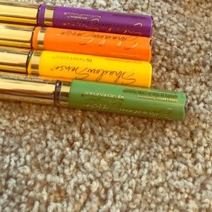 Liquid eye shadow. shadowsense